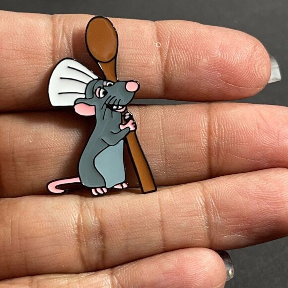 Ratatouille Mouse Lapel Pin Rat Chef Wood Spoon Badge Brooch Accessories Jewelry - Picture 6 of 11